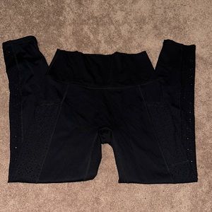 Aerie Chill Play Move Legging with Cut Out Design and Pockets